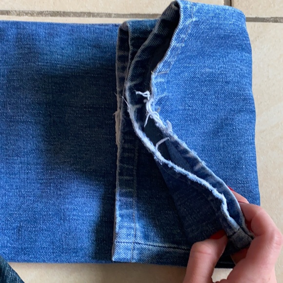 Blue Jeans - slight distress - Picture 7 of 11